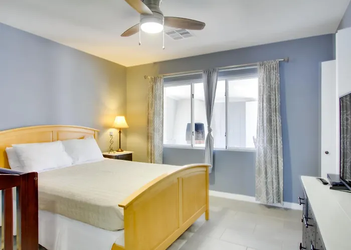 Ultimate Group Getaway: Patio + Pool! *