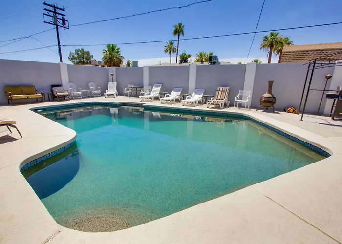 Dom wakacyjny Ultimate Group Getaway: Patio + Pool! *