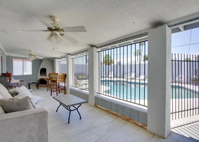 Ultimate Group Getaway: Patio + Pool! * Phoenix